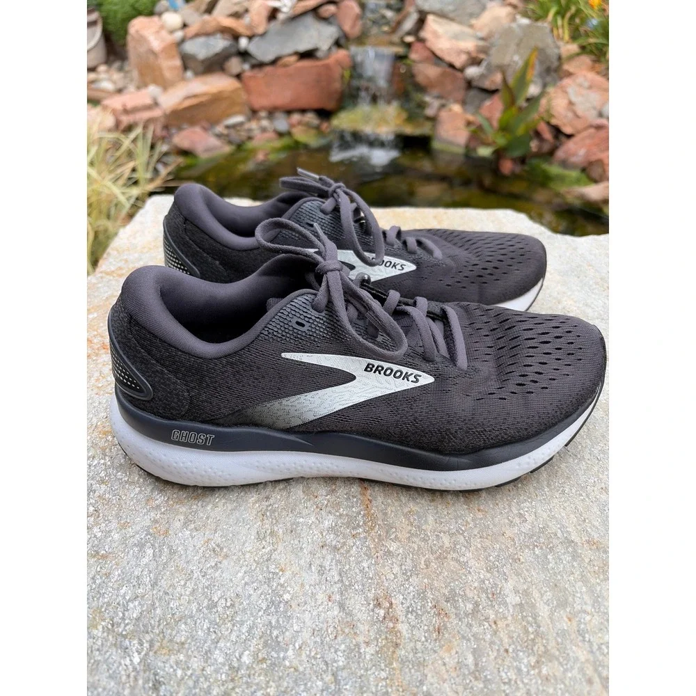 Brooks Ghost 16 Running Shoes Womens 9 Grey White 1204071B090 Neutral Trainer